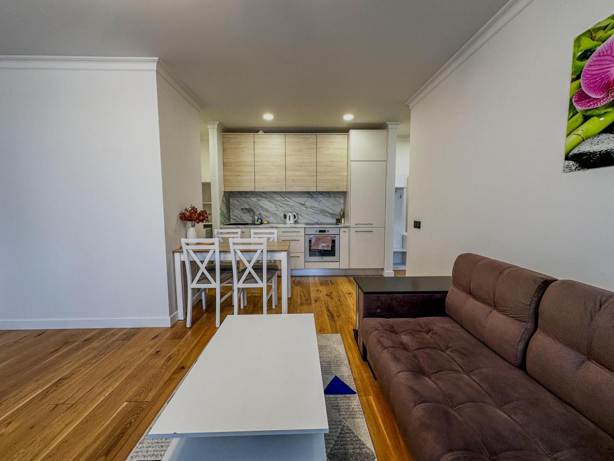 One Bedroom Promenade Apartment Рига Екстериор снимка
